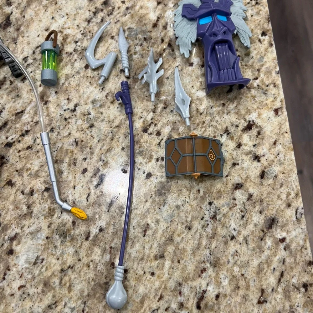 Disney Atlantis The Lost Empire Action Figure Lot Milo Mole Kida Accessories